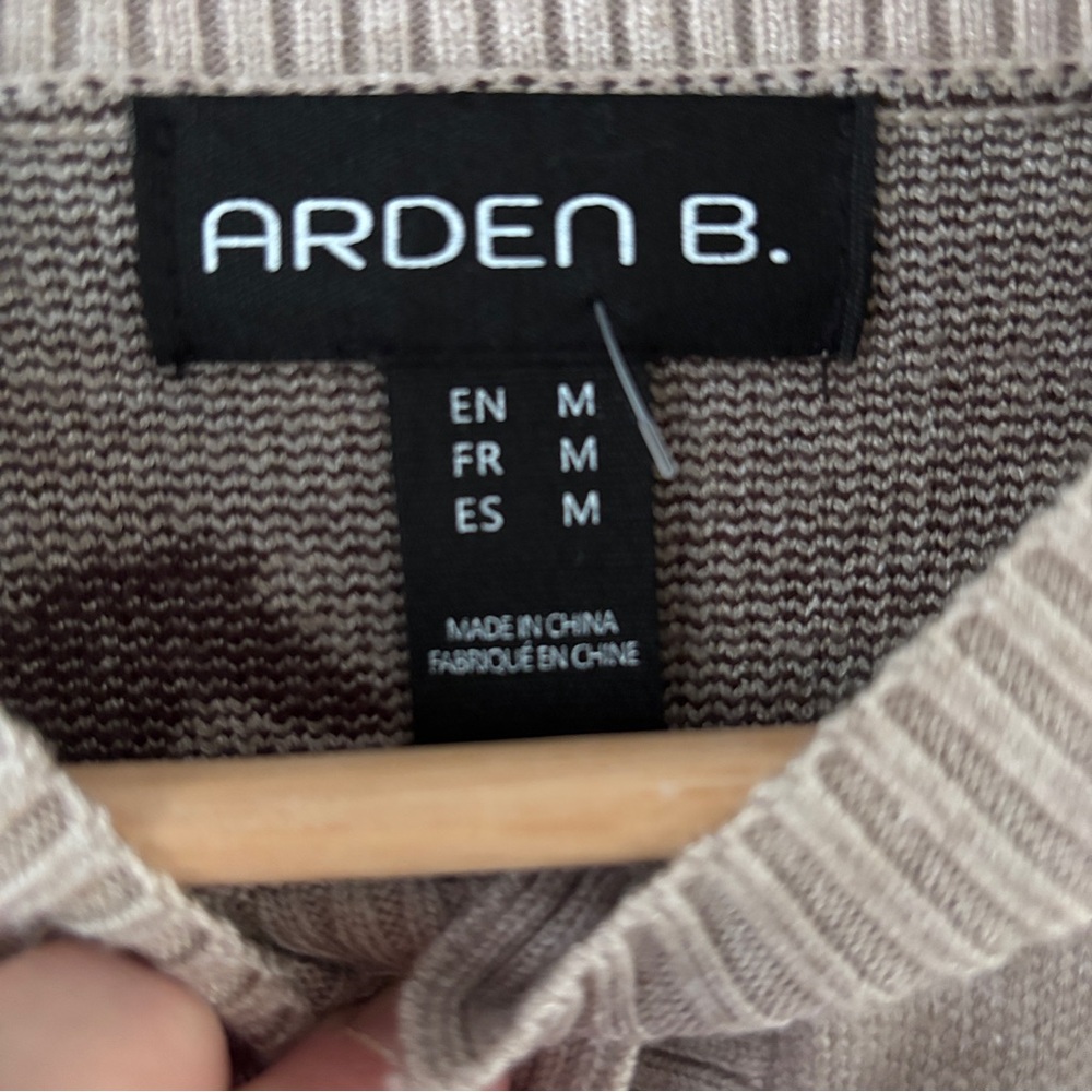 Arden B Beige Cardigan with Brown Horse Motif Size M - Picture 4 of 4